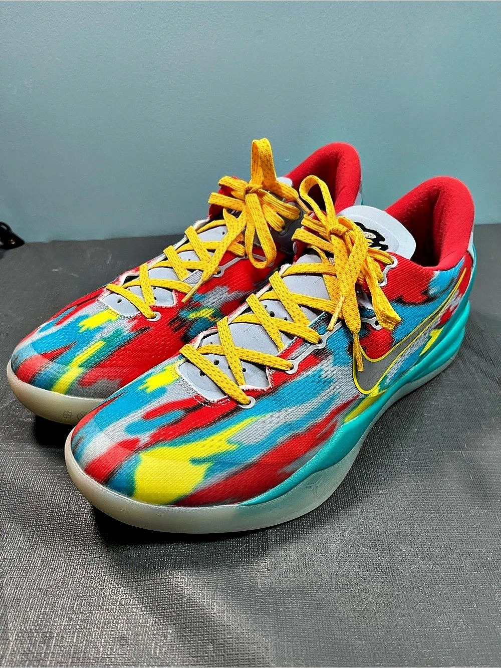 Nike Kobe 8 Basketball Shoes - Venice beach Size 11